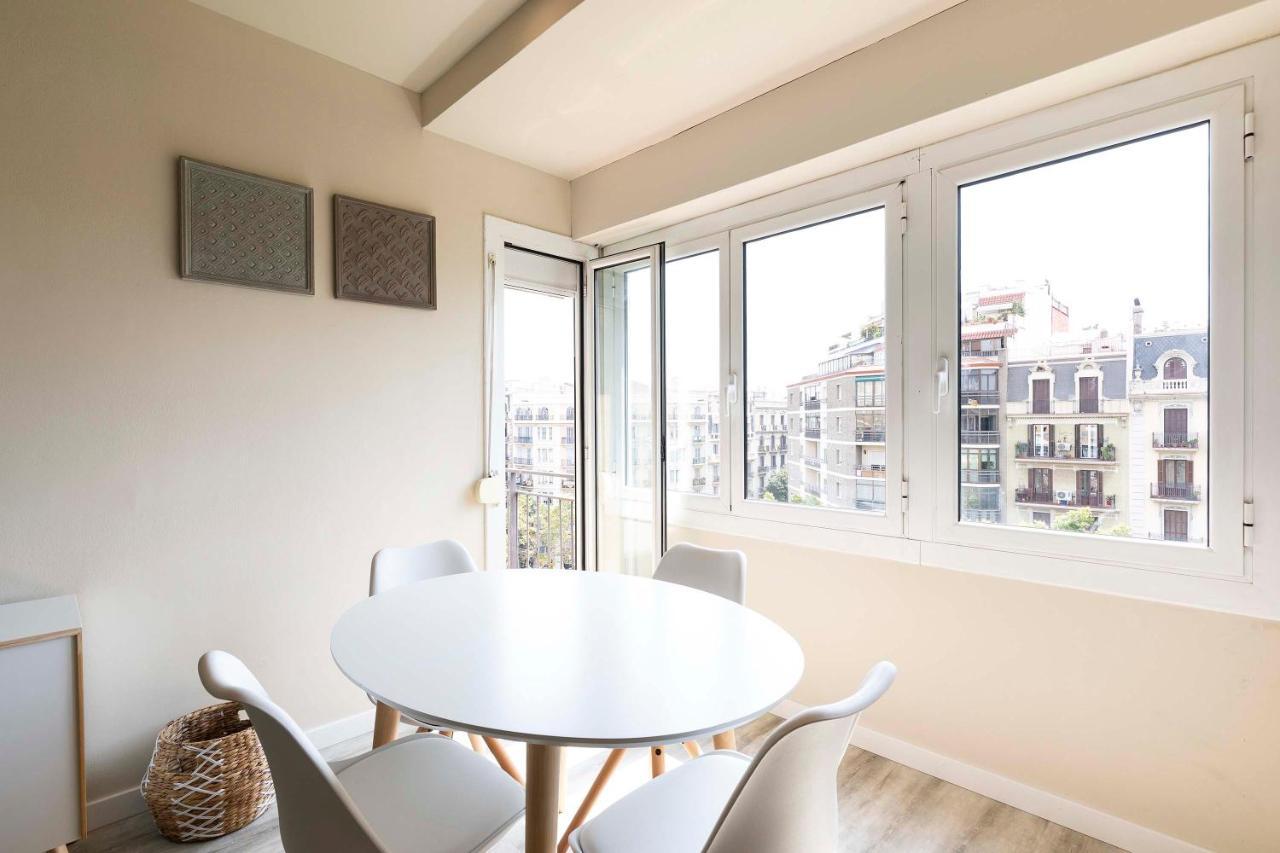Chic Gran Via Apartment Barcelona Ngoại thất bức ảnh