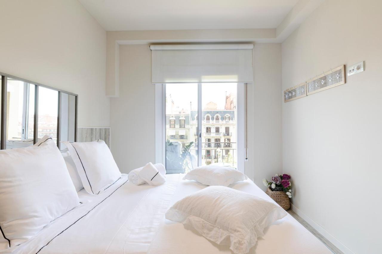 Chic Gran Via Apartment Barcelona Ngoại thất bức ảnh